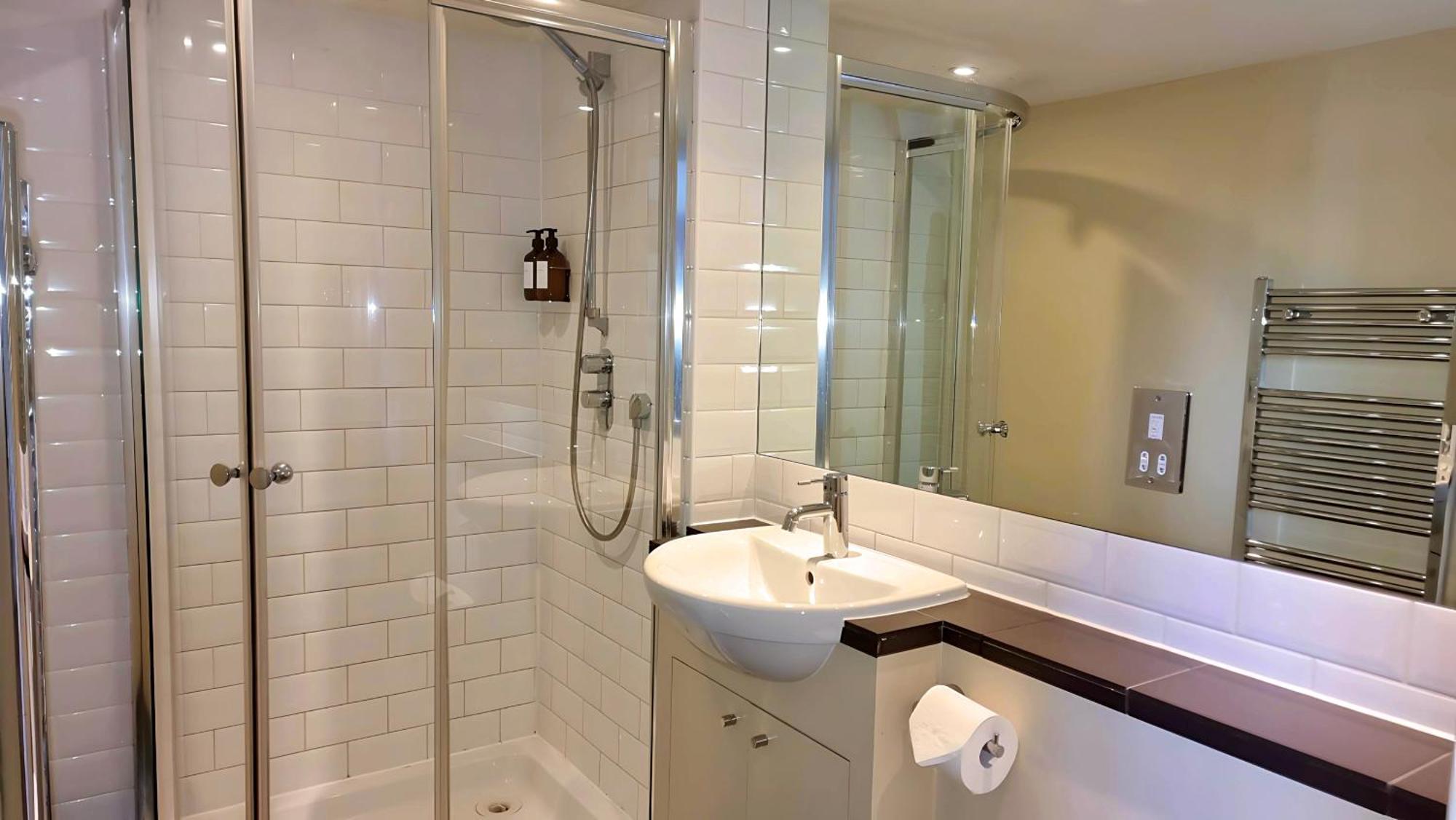 Notting Hill- The One One One! -5- Apartment *