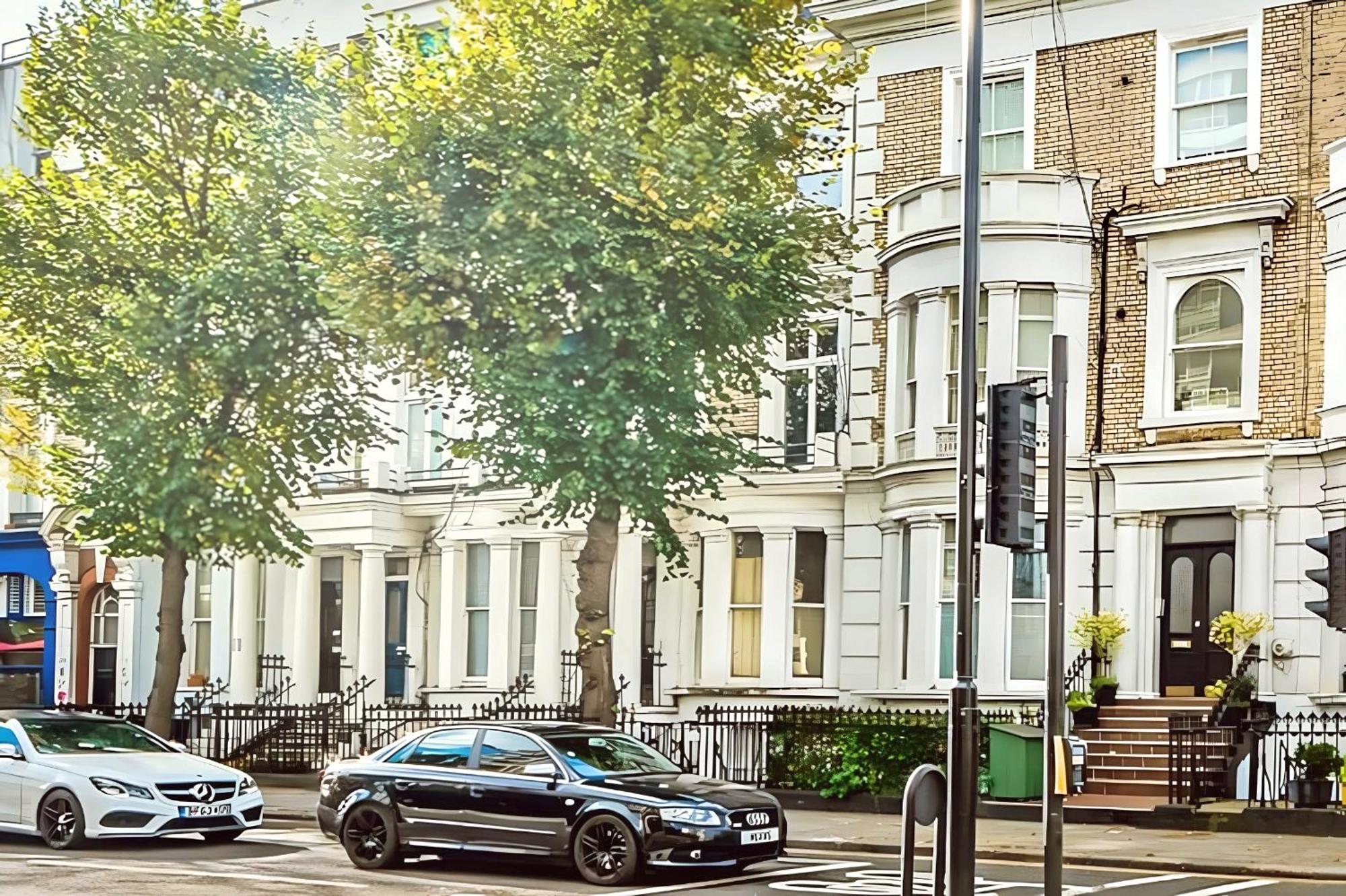 Notting Hill- The One One One! -5- * London